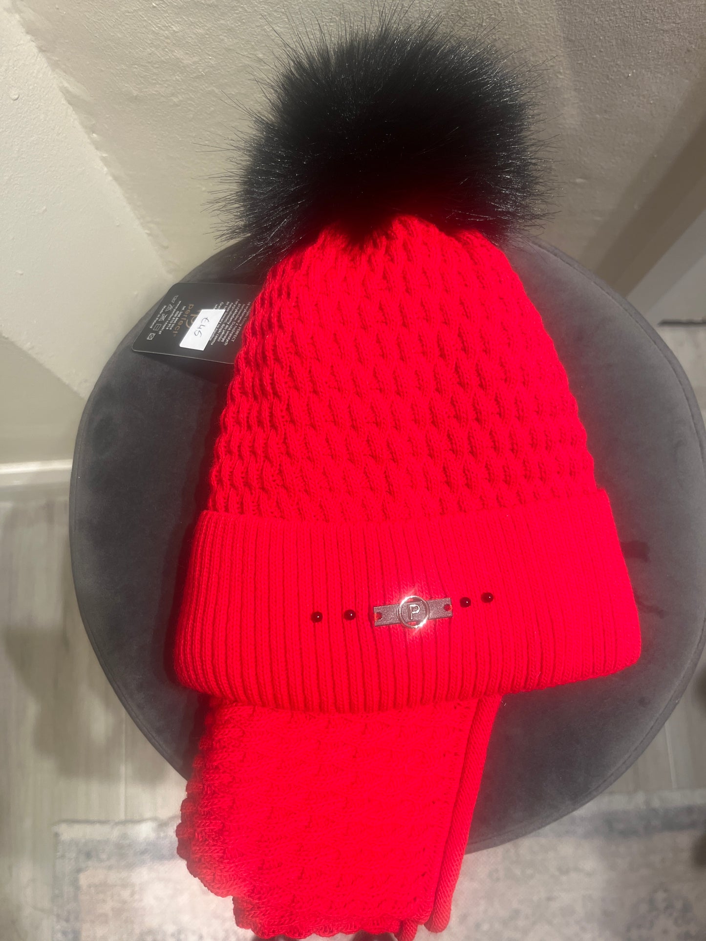 Red hat & snood set
