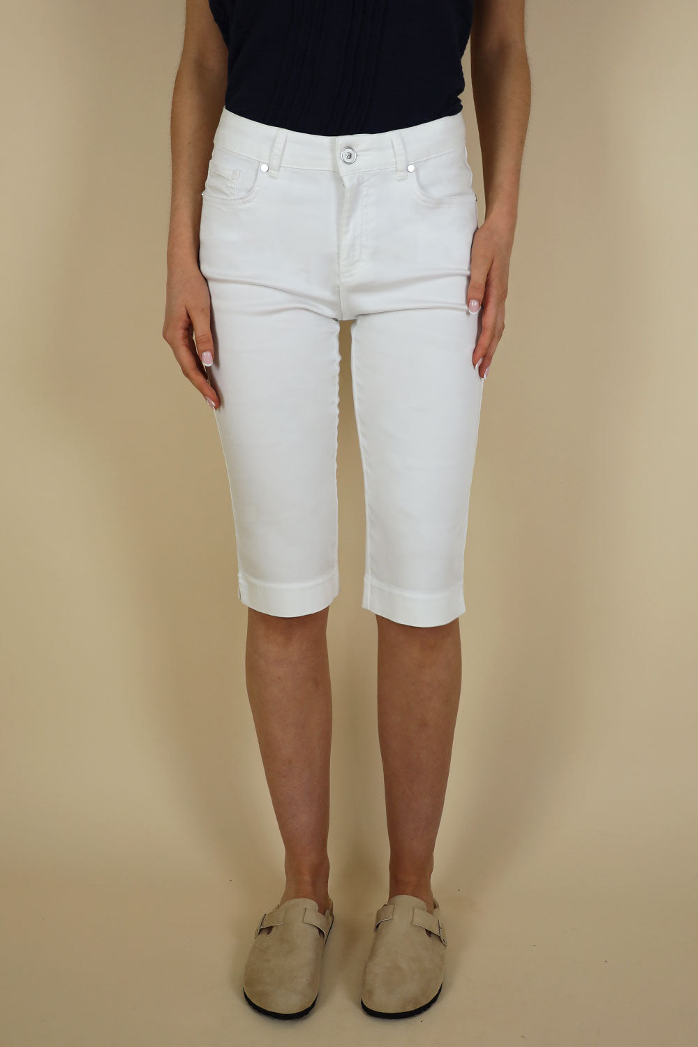 Remi No2moro Shorts - White