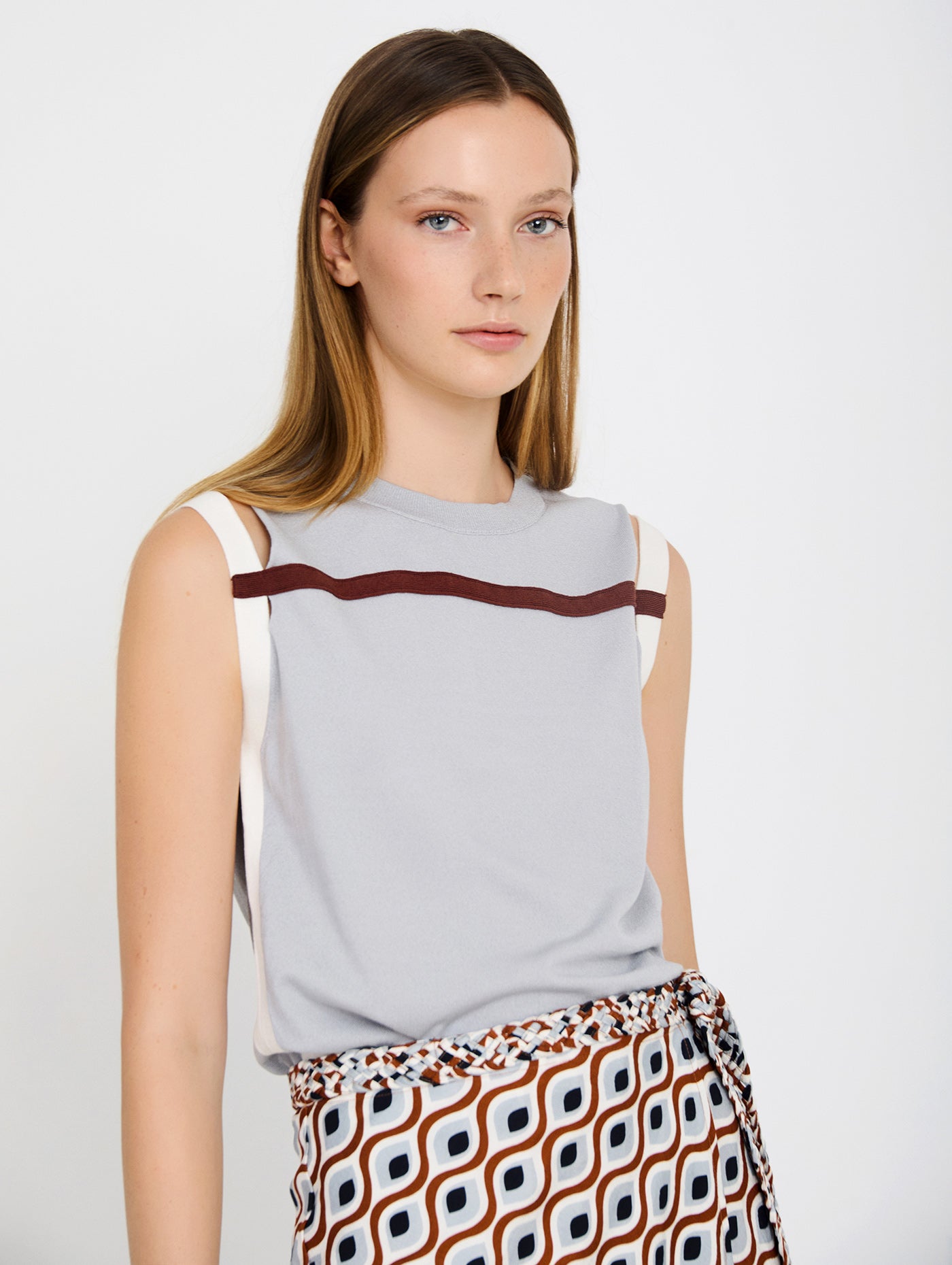 Wave Sleeveless Knit