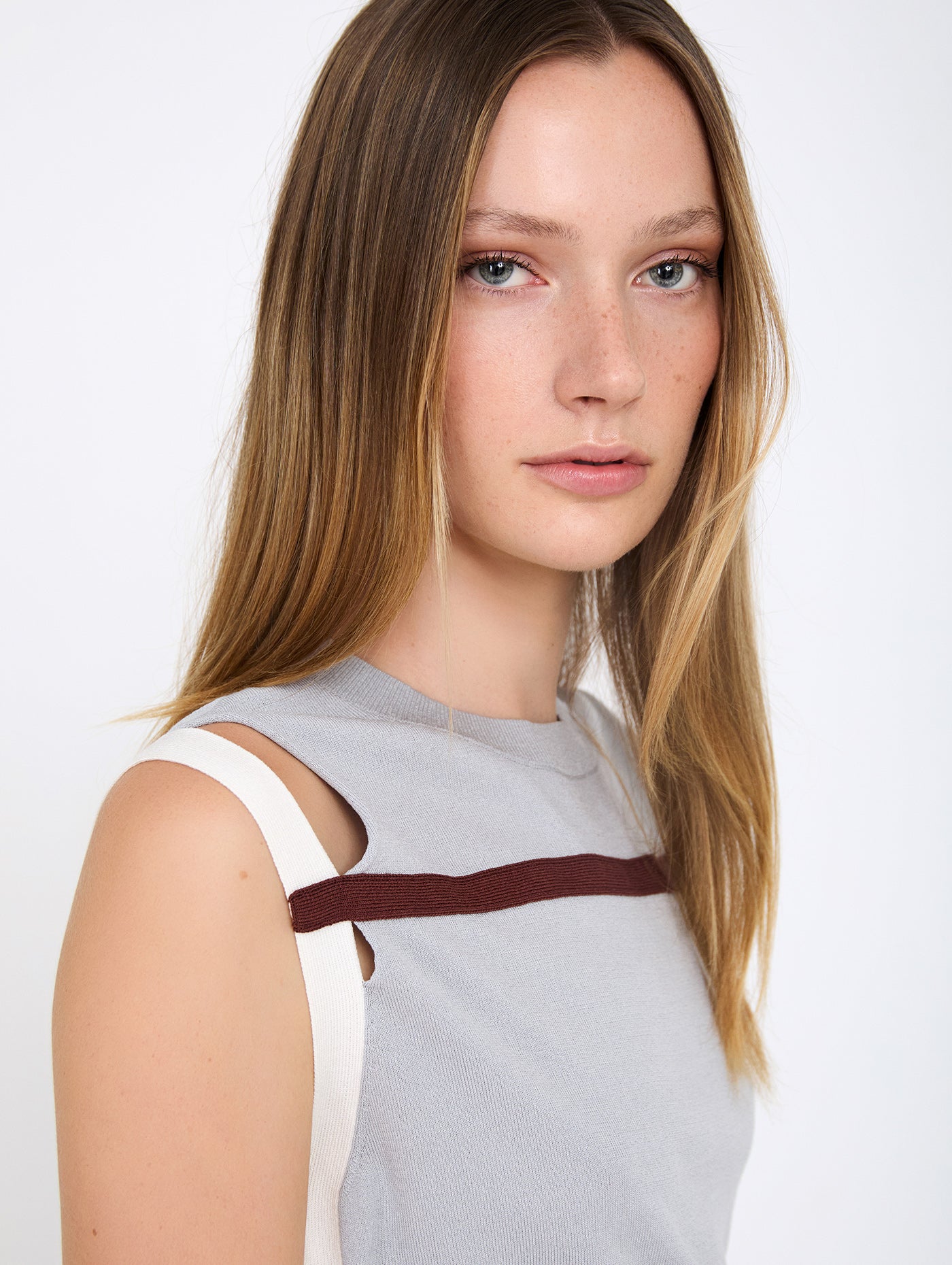 Wave Sleeveless Knit