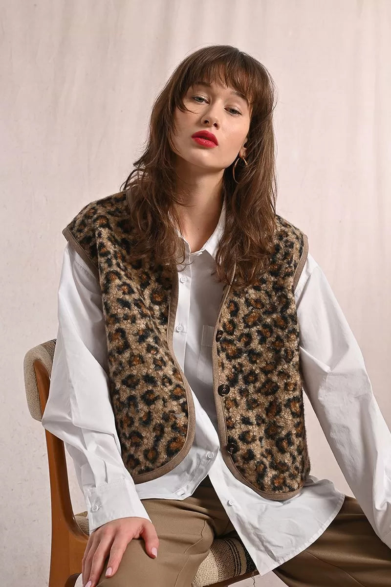 Animal Print Sleeveless Jacket